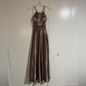 Jules & Cleo Size 8 Champagne Dress